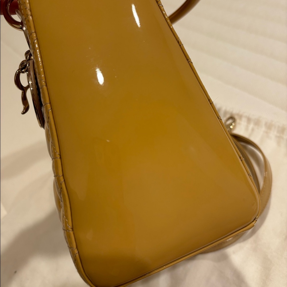 Christian Dior authentic Patent Medium Lady Dior Bag Beige - Picture 12 of 14